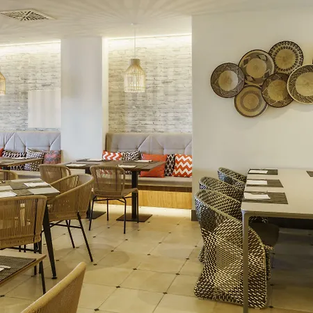 ホテル Ilunion フエンヒロラ