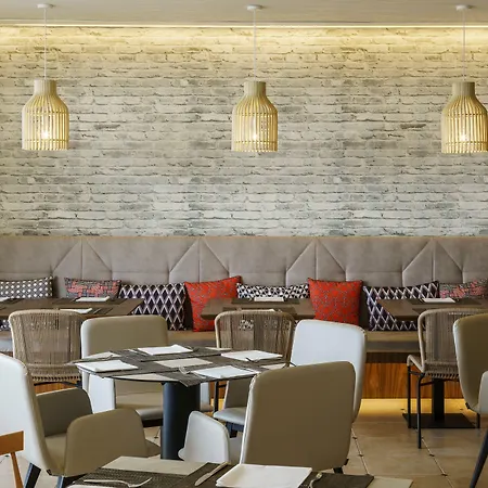 Ilunion Фуэнхирола