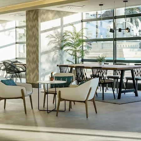 Ilunion Hotel