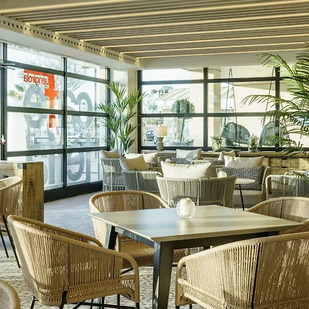 Ilunion فندق فوينخيرولا